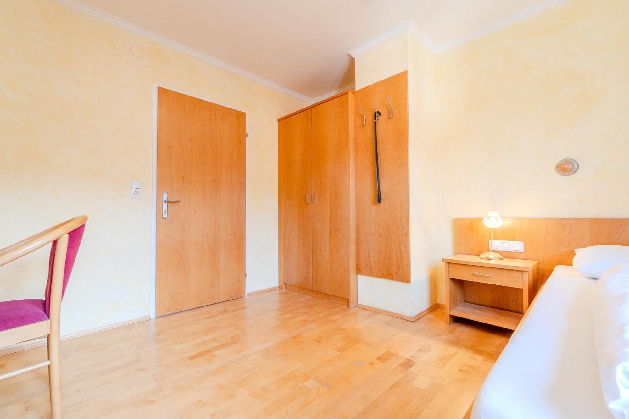 Whats-App Self-Check-In - Villa Maria Theresia Bad Goisern am Hallstättersee Zimmer foto