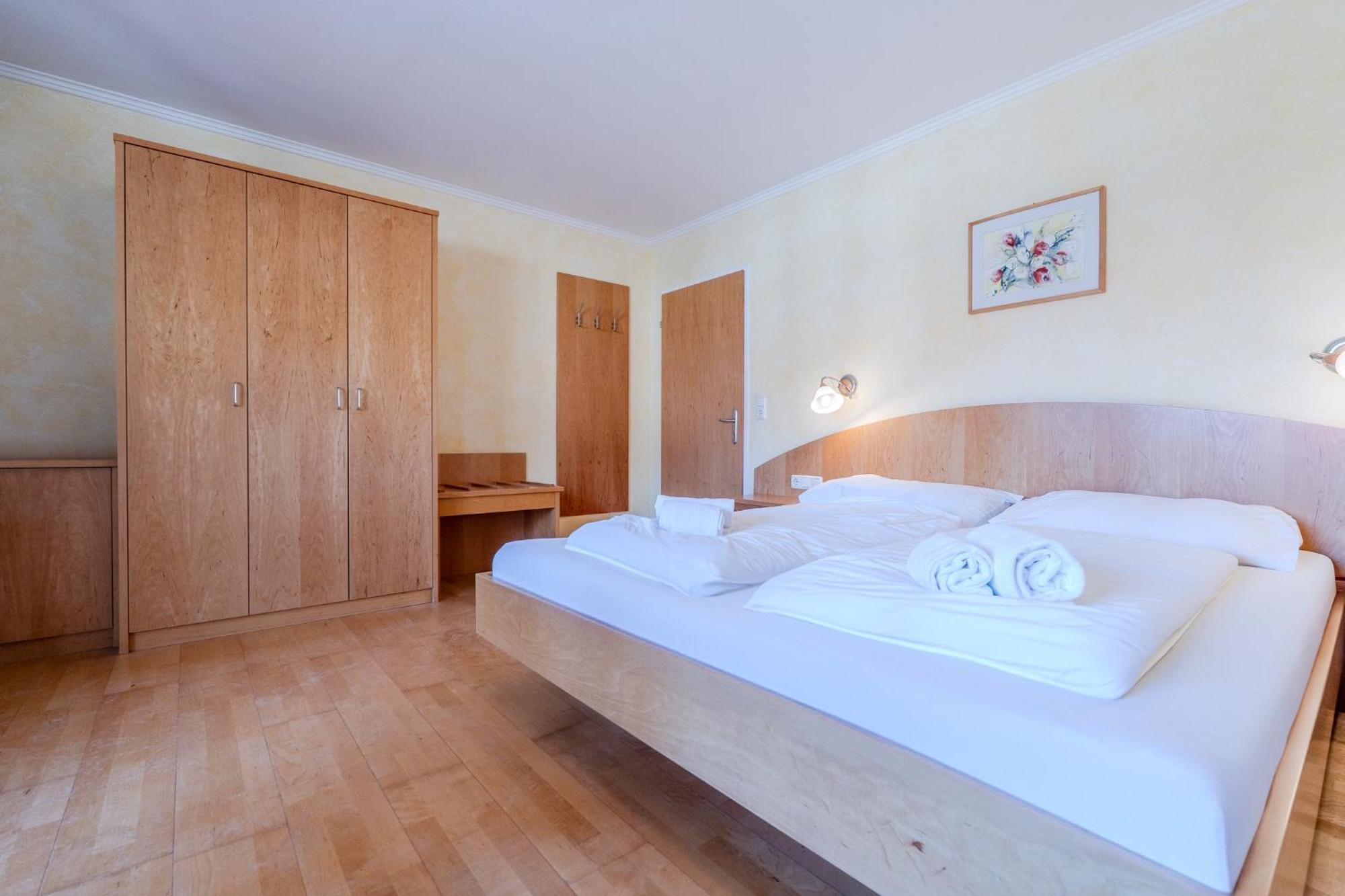 Whats-App Self-Check-In - Villa Maria Theresia Bad Goisern am Hallstättersee Zimmer foto