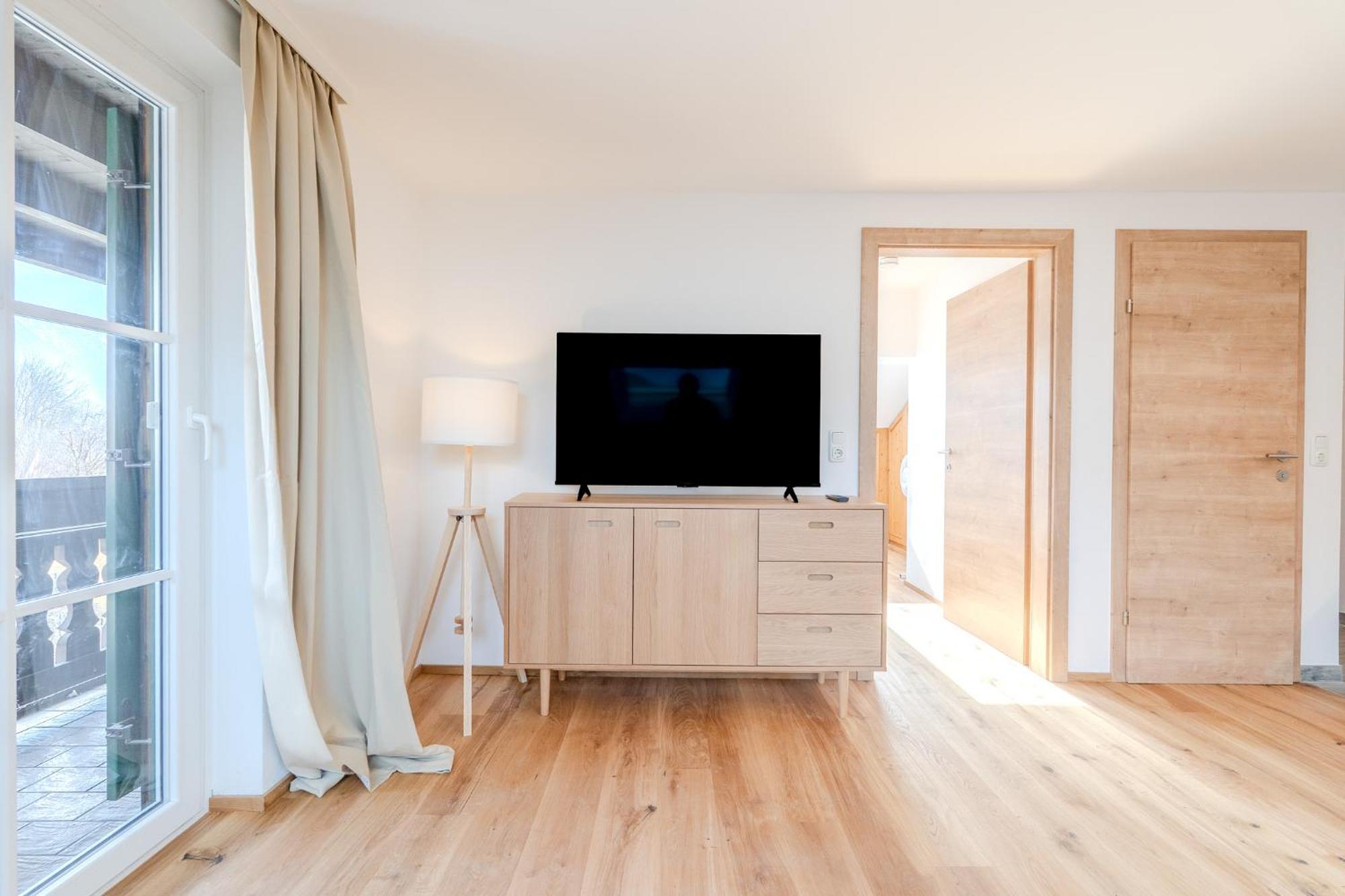 Whats-App Self-Check-In - Villa Maria Theresia Bad Goisern am Hallstättersee Zimmer foto