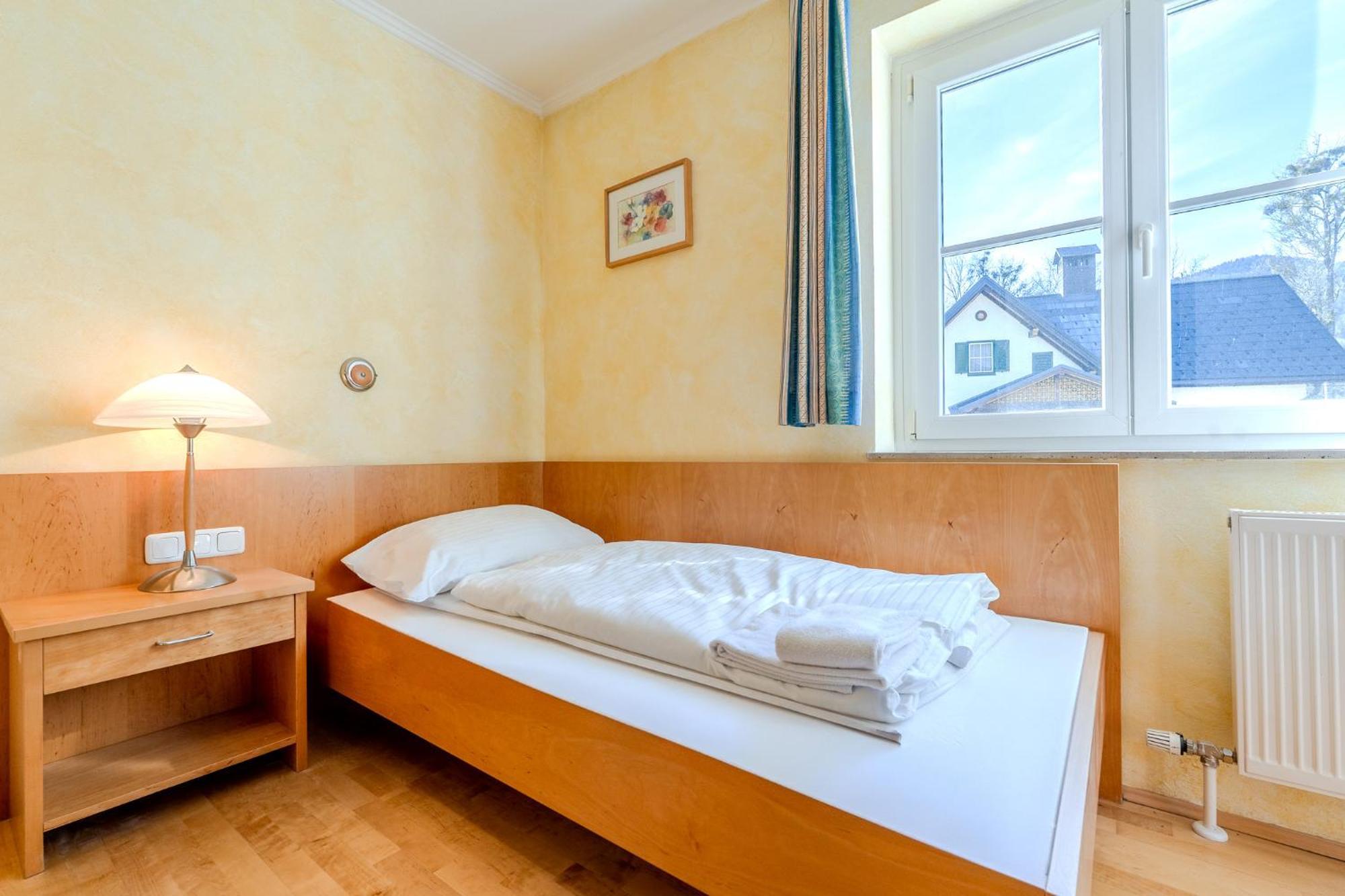Whats-App Self-Check-In - Villa Maria Theresia Bad Goisern am Hallstättersee Zimmer foto