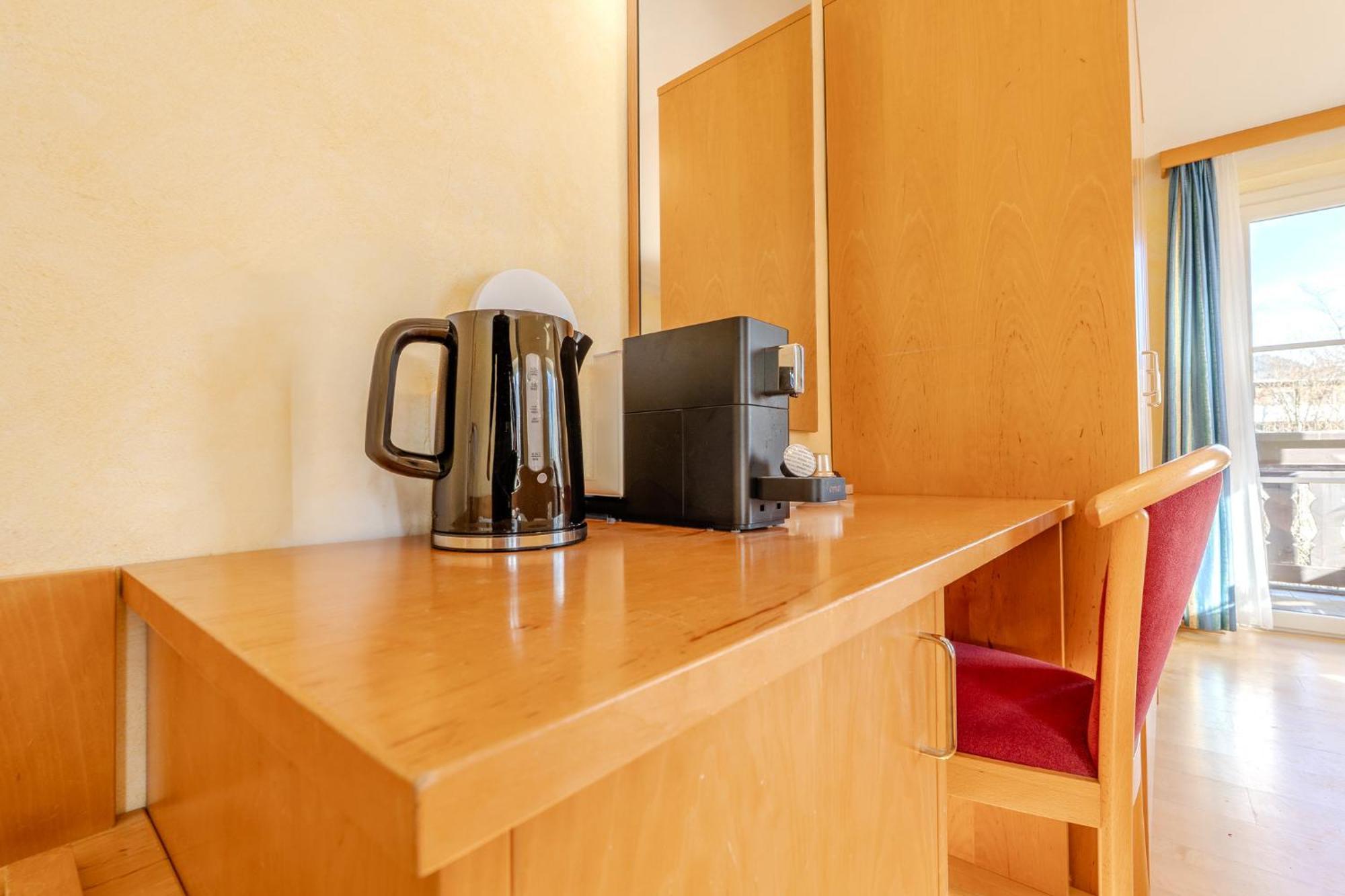 Whats-App Self-Check-In - Villa Maria Theresia Bad Goisern am Hallstättersee Zimmer foto